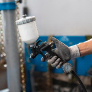 Pneumatic spray guns